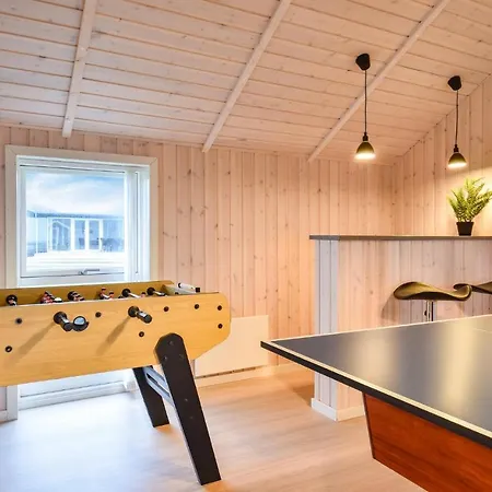 Four-bedroom Holiday In Harboore *