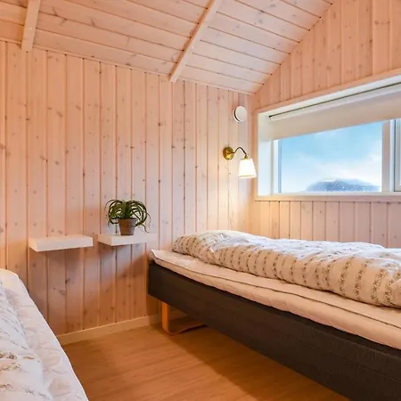 Four-bedroom Holiday In Harboore *
